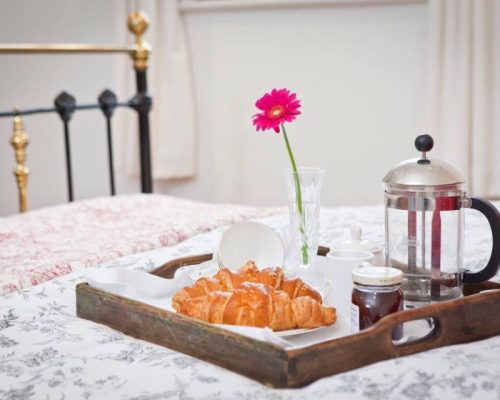Dashwood-breakfast-in-bed